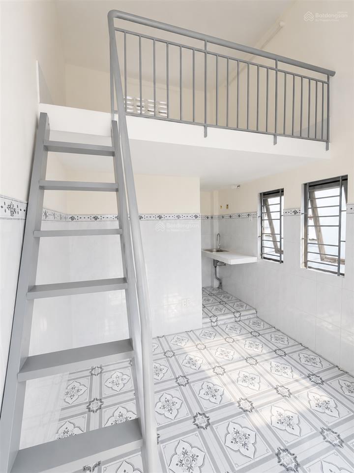 Nhà trọ 5 tầng, sát quận 4. ngang 5m nở hậu, 10 phòng, dòng tiền sẵn, hẻm thông. giá 7 tỷ nhỉnh