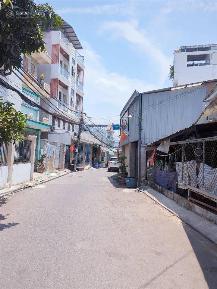 Nhà 4 tầng, 200m qua phú mỹ hưng. xe hơi đỗ cửa  60m2, 4pn, dòng tiền sẵn. nhỉnh nhẹ 8 tỷ