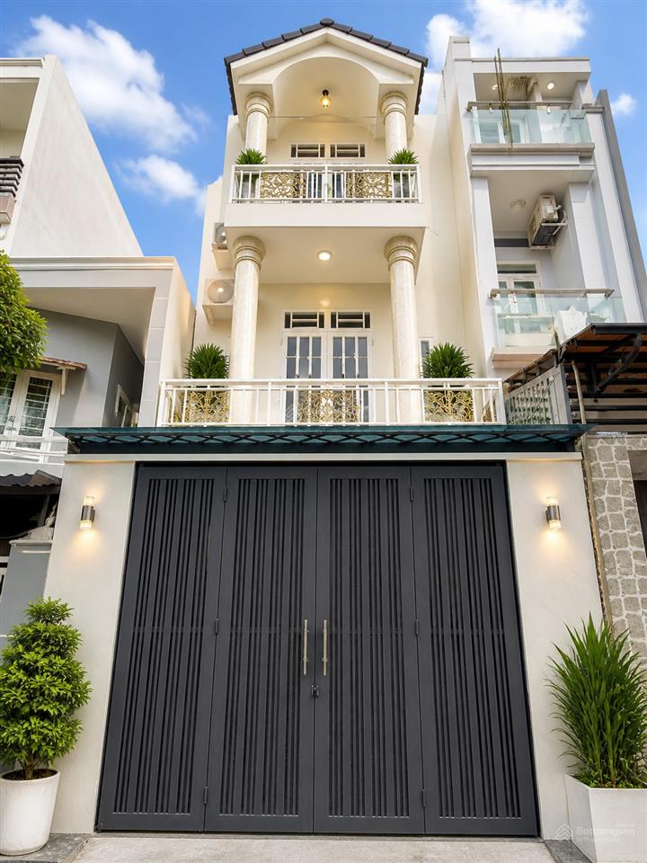 Nhà 4 tầng, 200m qua phú mỹ hưng. xe hơi đỗ cửa  60m2, 4pn, dòng tiền sẵn. nhỉnh nhẹ 8 tỷ
