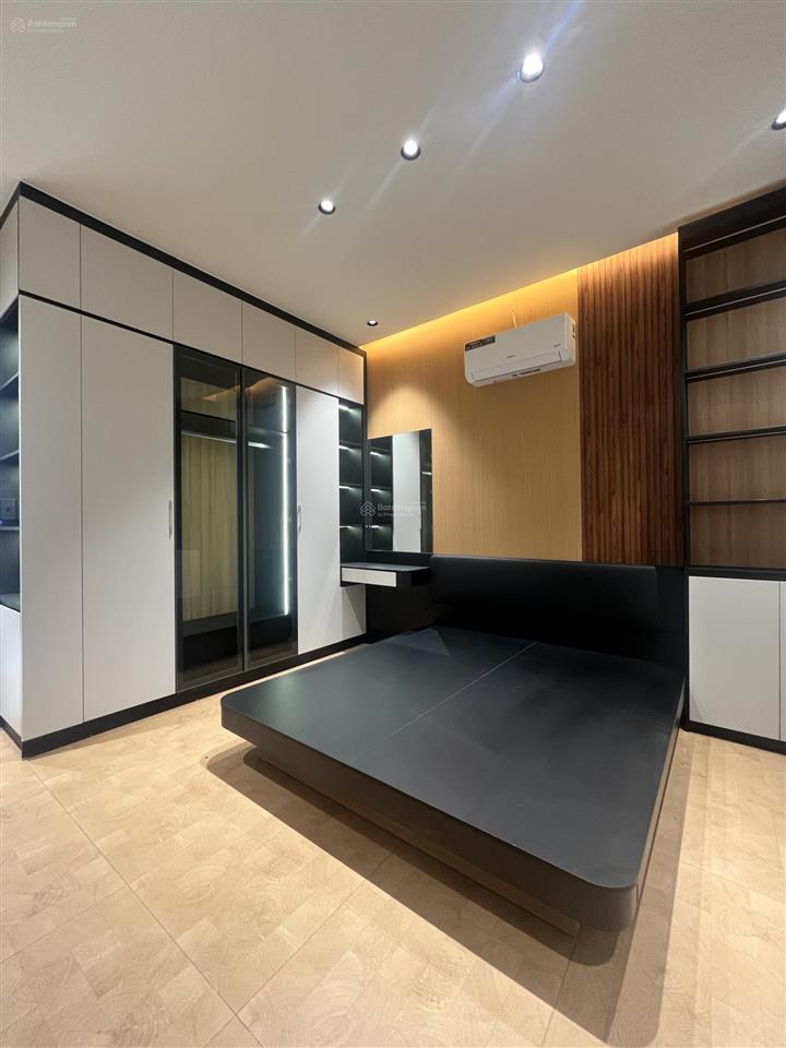 Nhà phố hiện đại 4 tầng, mt nhựa 12m, nội thất cao cấp, cách 500m qua quận 7  60m2, 4pn master.