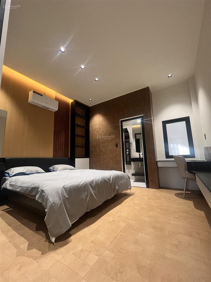 Nhà phố hiện đại 4 tầng, mt nhựa 12m, nội thất cao cấp, cách 500m qua quận 7  60m2, 4pn master.