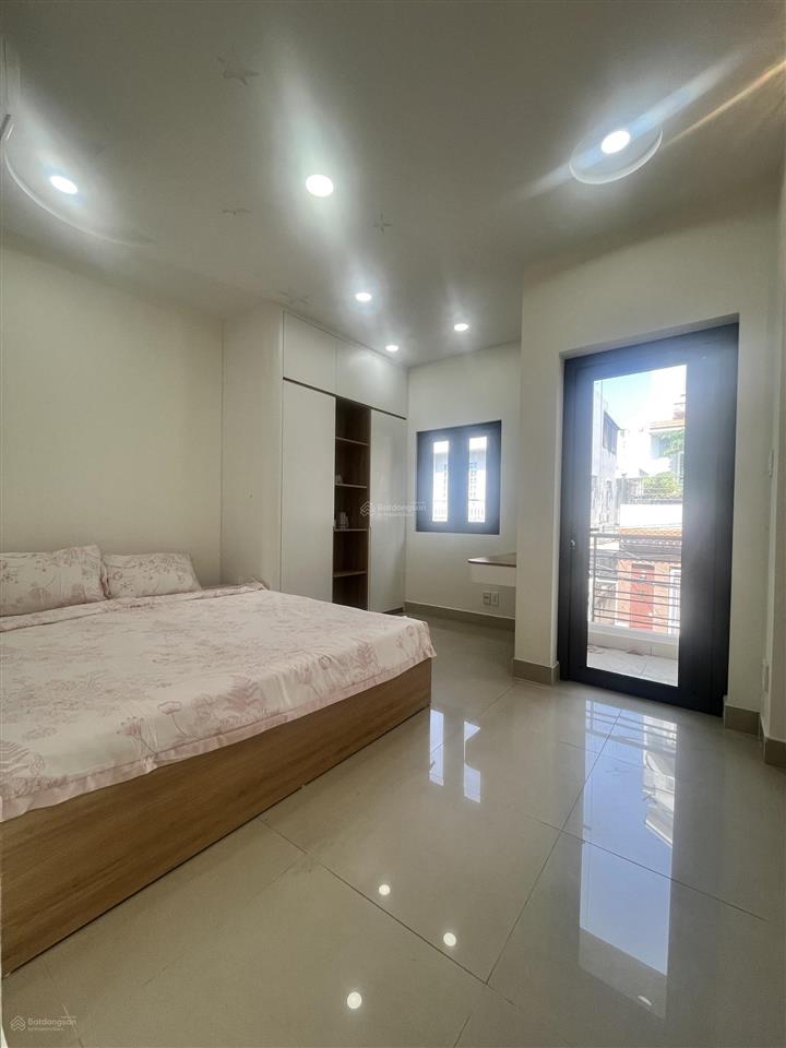 Nhà 4 tầng, mt đường số, lý phục man. 50m2, 4 phòng, full nội thất. giá 11 tỷ
