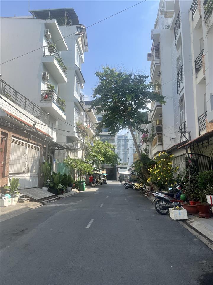 Nhà 4 tầng, mt đường số, lý phục man. 50m2, 4 phòng, full nội thất. giá 11 tỷ