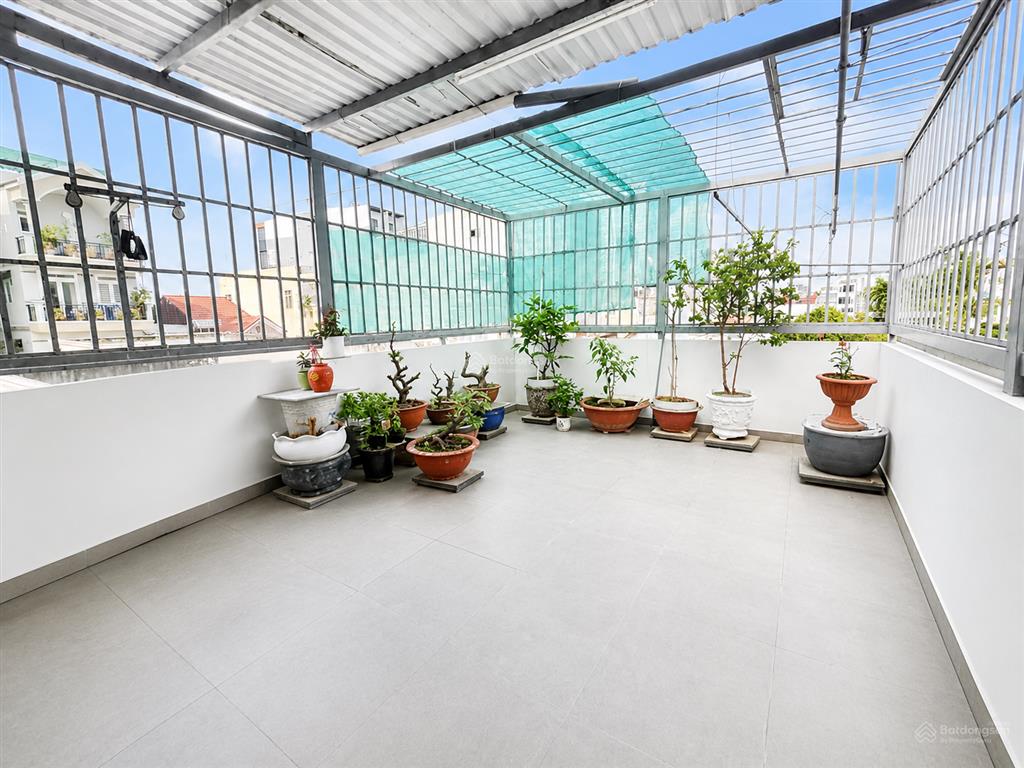 Nhà 4 tầng, 82m2, nở hậu, hẻm xe hơi, 4pn, nội thất gỗ  1 phút qua phú mỹ hưng  chỉ 9 tỷ x