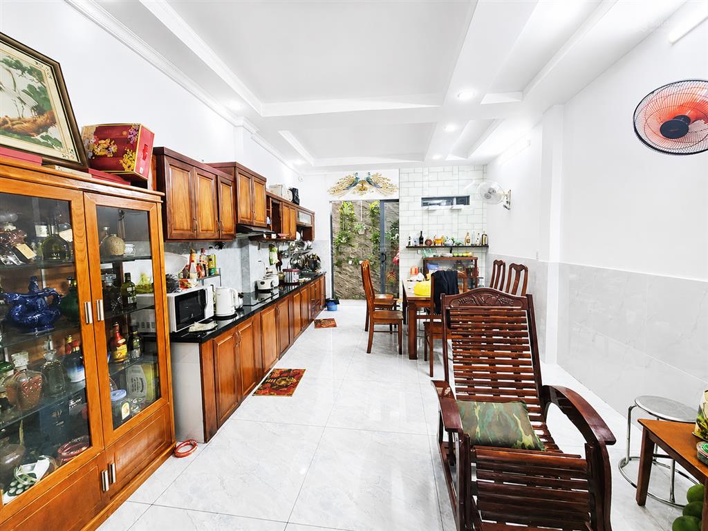 Nhà 4 tầng, 82m2, nở hậu, hẻm xe hơi, 4pn, nội thất gỗ  1 phút qua phú mỹ hưng  chỉ 9 tỷ x