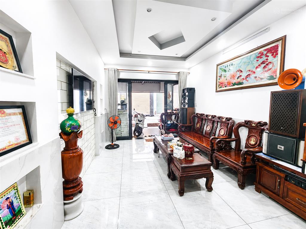 Nhà 4 tầng, 82m2, nở hậu, hẻm xe hơi, 4pn, nội thất gỗ  1 phút qua phú mỹ hưng  chỉ 9 tỷ x