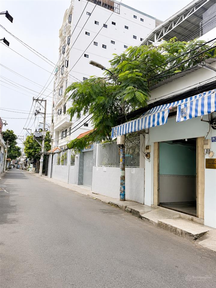 Nhà 3 tầng, lâm văn bền. 50m2, hxh 8m, nở hậu tài lộc, pn master. chỉ 8.x tỷ