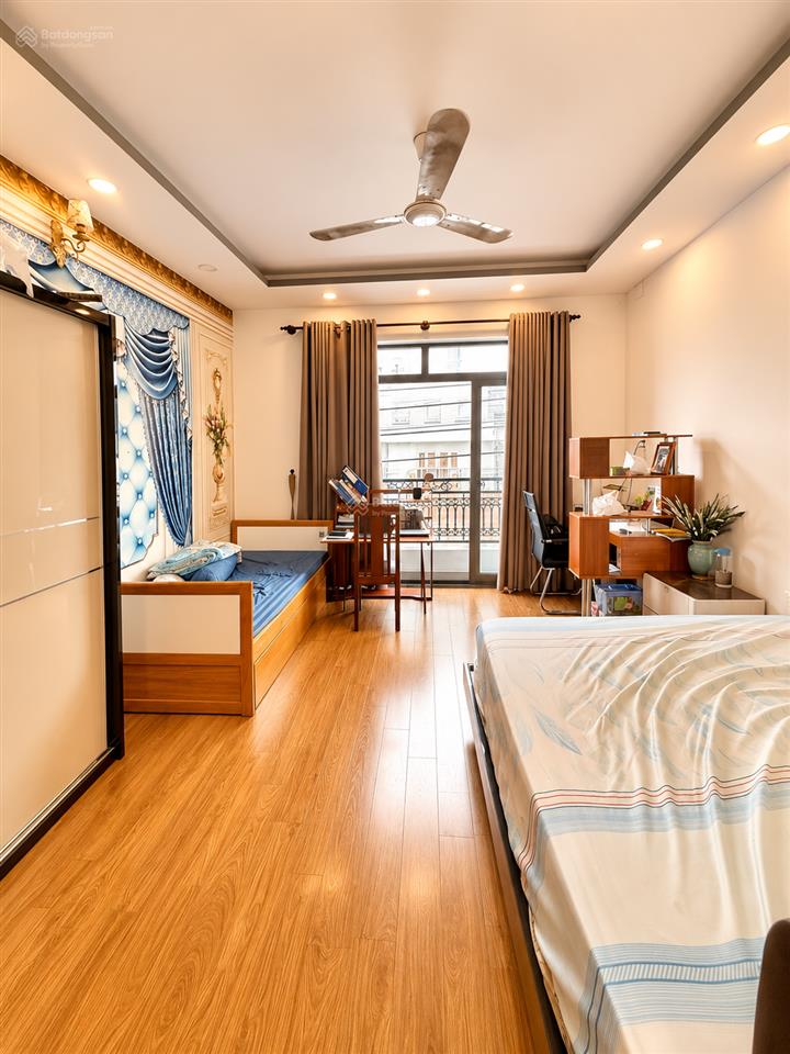 Nhà 3 tầng, lâm văn bền. 50m2, hxh 8m, nở hậu tài lộc, pn master. chỉ 8.x tỷ
