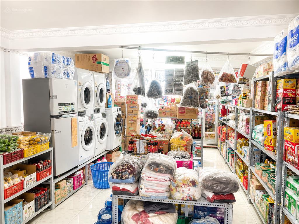 Nhà 2 tầng, 110m2, ngang 6.5m, dòng tiền sẵn, lô góc 2 mặt tiền  ngay vincom  chỉ 7.1 tỷ