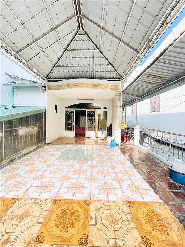 Nhà 2 tầng, 110m2, ngang 6.5m, dòng tiền sẵn, lô góc 2 mặt tiền  ngay vincom  chỉ 7.1 tỷ