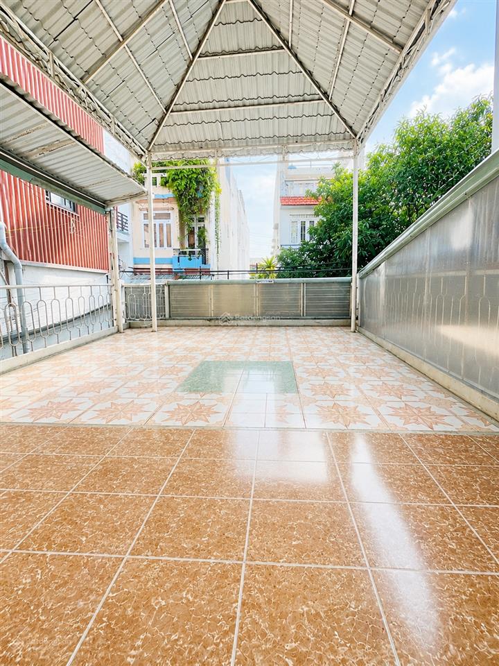 Nhà 2 tầng, 110m2, ngang 6.5m, dòng tiền sẵn, lô góc 2 mặt tiền  ngay vincom  chỉ 7.1 tỷ