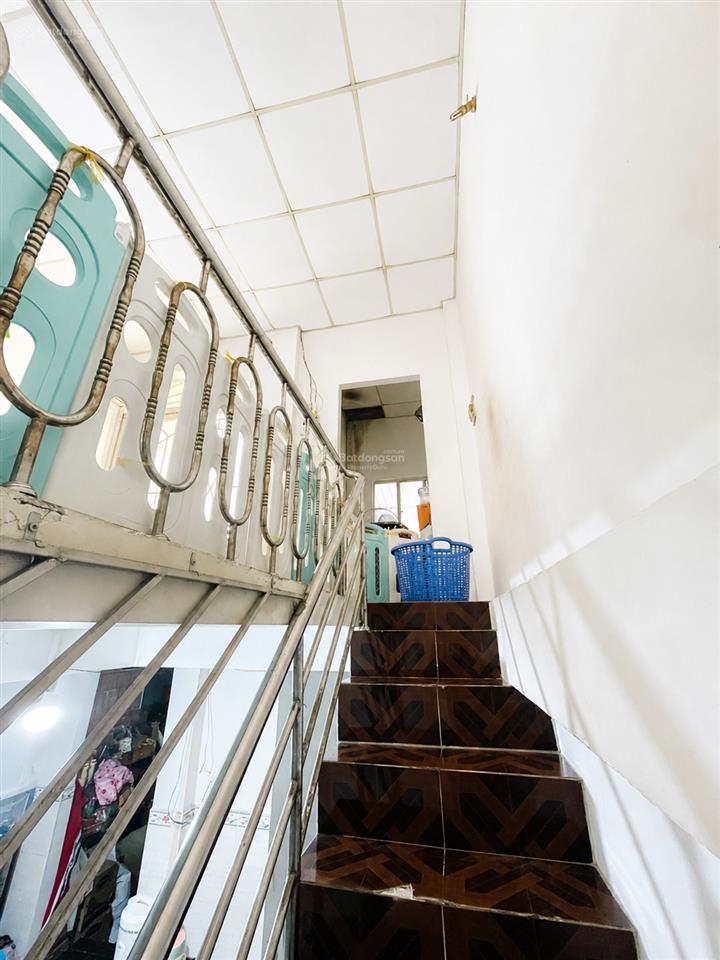 Nhà 2 tầng, 110m2, ngang 6.5m, dòng tiền sẵn, lô góc 2 mặt tiền  ngay vincom  chỉ 7.1 tỷ