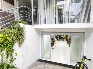 Siêu phẩm 5 tầng  kdc him lam  ngang 5m, có hầm  6 phòng  chỉ 21. x tỷ