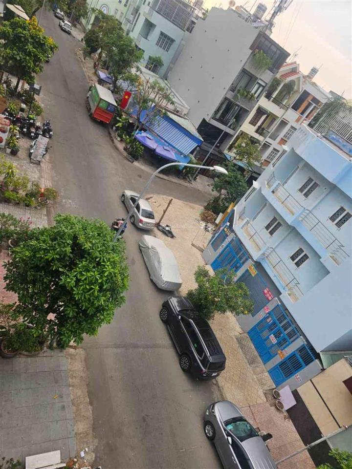 Siêu phẩm 5 tầng  kdc him lam  ngang 5m, có hầm  6 phòng  chỉ 21,x tỷ