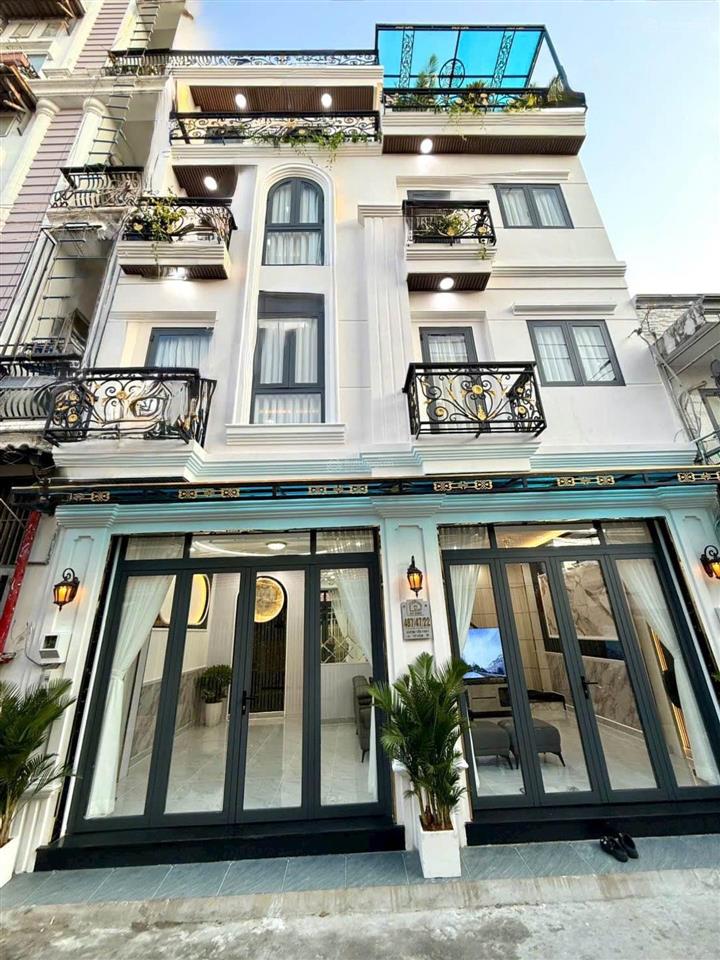 Nhà 4 tầng, ngang 8m, nội thất cao cấp, 4pn, ngay vincom, hẻm xe tải tránh. giá 9 tỷ nhỉnh