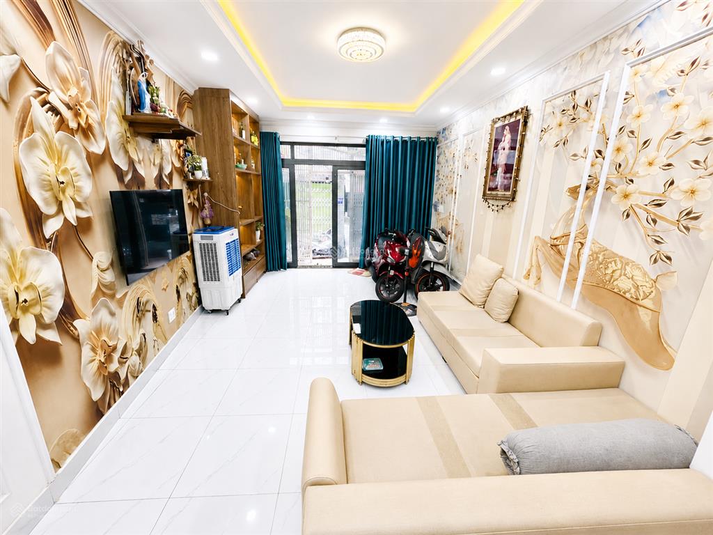 Nhà 4 tầng, 66m2, ngang 5m, 4pn, sát vincom, đủ nội thất, chỉ nhỉnh 6 tỷ