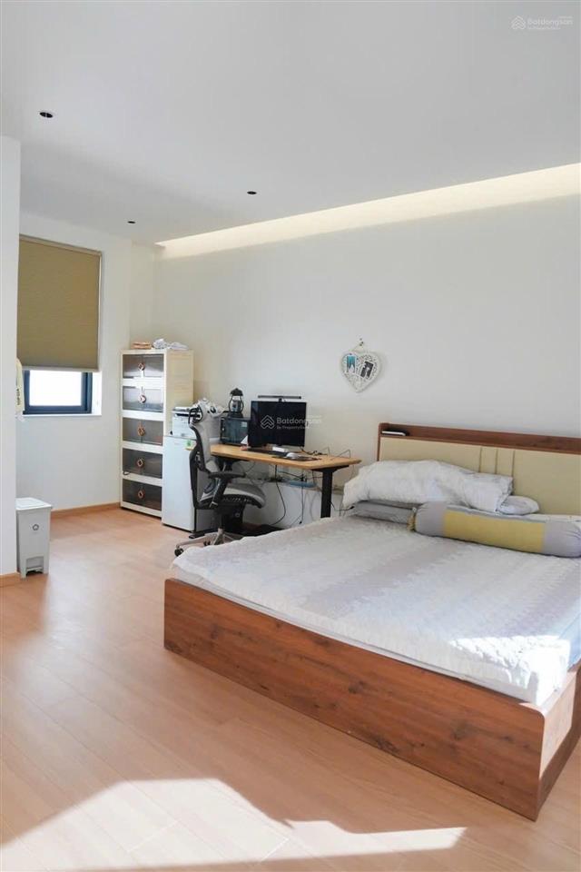 Biệt thự song lập 3 tầng, khu bộ công an. 158m2, ngang 9m, full nội thất. chỉ hơn 100tr/m2