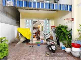 Nguyễn thị thập (một đời chủ)  nhà 2 tầng, 125m2, ngang 5m, không quy hoạch  giá 10 đồng hơn.