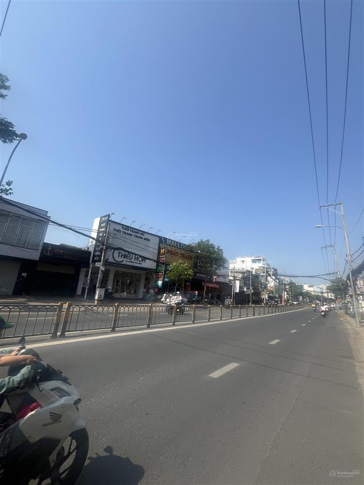 Mtkd nguyễn thị thập  900m2, ngang 20m, cho thuê 120tr/ tháng  giá ngộp 56 tỷ