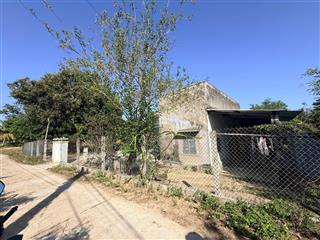 Hơn 1600 m², thổ nhiều, đường qh rộng 20 mét. 
bám đường 37 mét, giá 5tr/m²