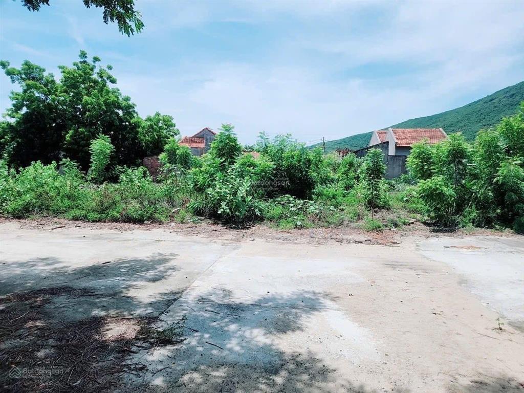 Tđc vĩnh yên. kkt vân phong. giá 1,6 tỷ, dt 100m2, đối diện công viên, cách biển 200m