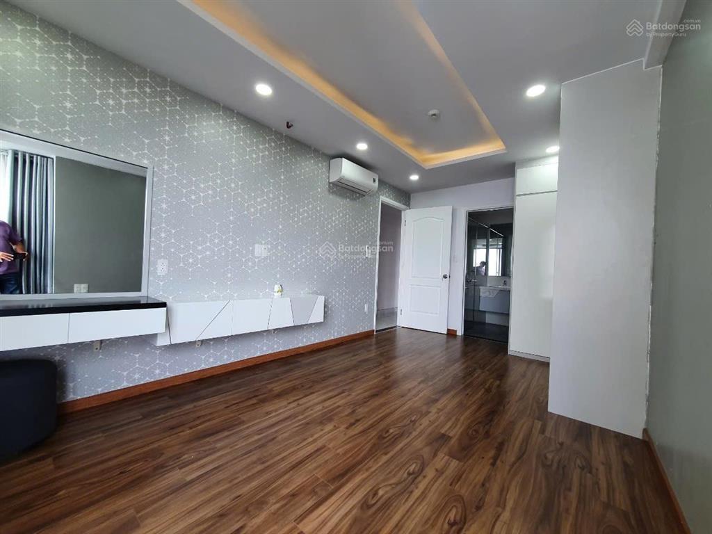 Cho thuê căn góc hưng phúc 1, pmh. nhà đẹp, lầu cao thoáng mát, view biệt thự yên tĩnh.