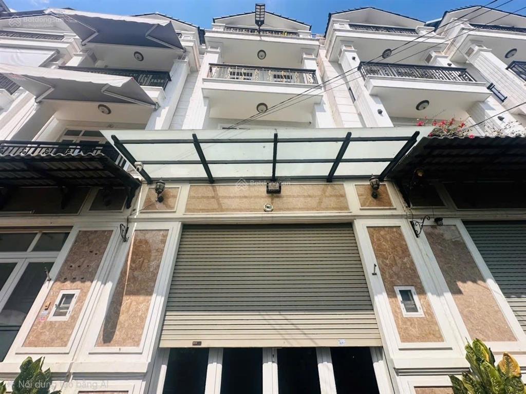 Bán nhà hiệp bình chánh  hxh  4 tầng  4pn ngang 5m  gần gigamall