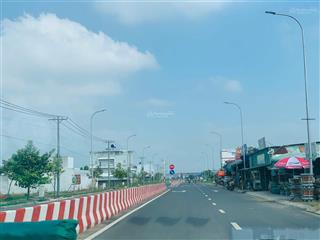 Hàng ngộp  ngay gần trường cấp 2 tt thủ thừa, chủ cần bán nhanh giá chỉ 1 tỷ sổ hồng cầm tay