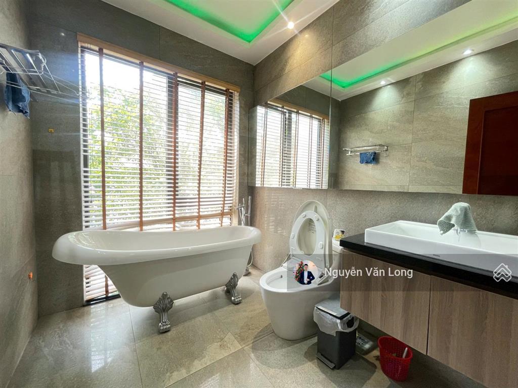 Hot  biệt thự hồ full nội thất sẵn vào ở diện tích 8x22m cho thuê 45 triệu thương lượng