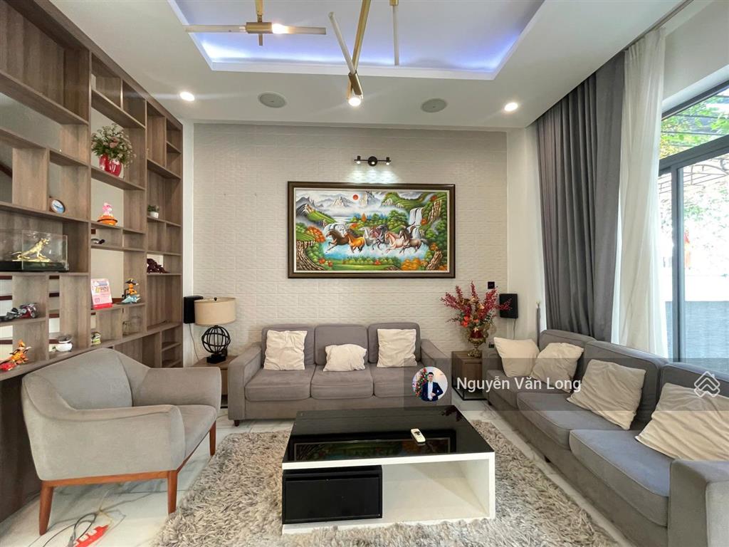 Hot  biệt thự hồ full nội thất sẵn vào ở diện tích 8x22m cho thuê 45 triệu thương lượng