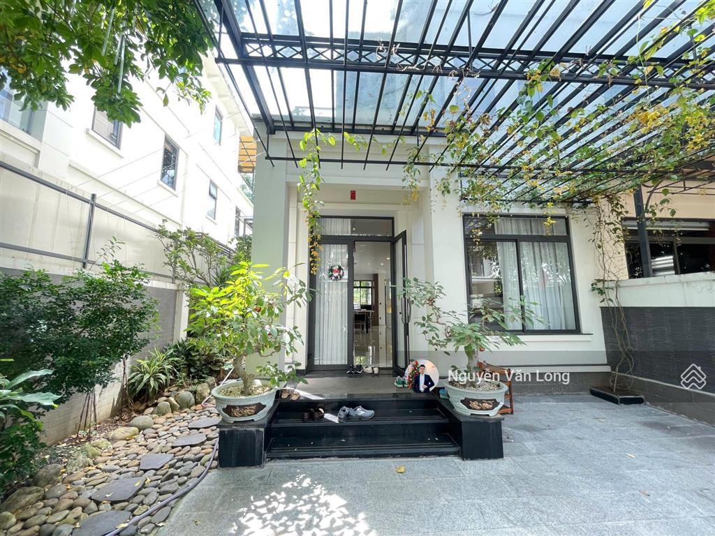 Hot  biệt thự hồ full nội thất sẵn vào ở diện tích 8x22m cho thuê 45 triệu thương lượng