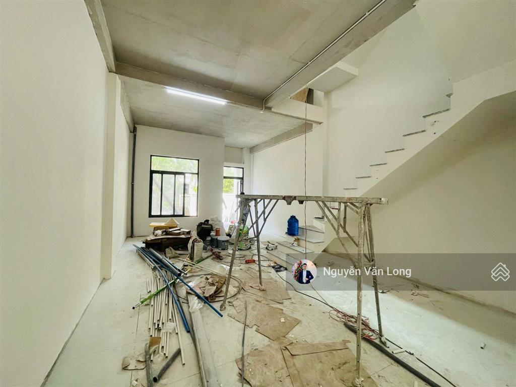 Hot 25tr sở hữu căn nhà phố hoàn thiện cơ bản mới 100%, nhà trống k máy lạnh để làm văn phòng...