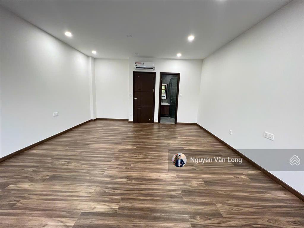 Nhà phố view hồ hoàn thiện cơ bản giá 35 triệu bao thuế (thương lượng khách thiện chí)