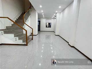 Nhà phố view hồ hoàn thiện cơ bản giá 35 triệu bao thuế (thương lượng khách thiện chí)