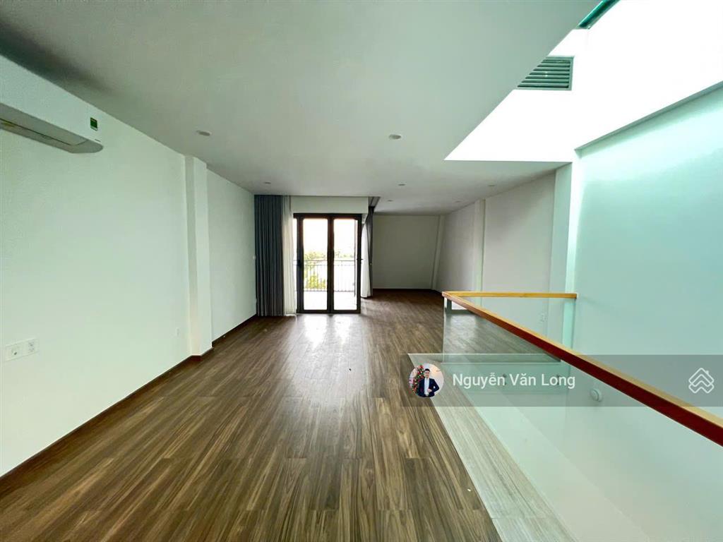 Nhà phố view hồ hoàn thiện cơ bản giá 35 triệu bao thuế (thương lượng khách thiện chí)