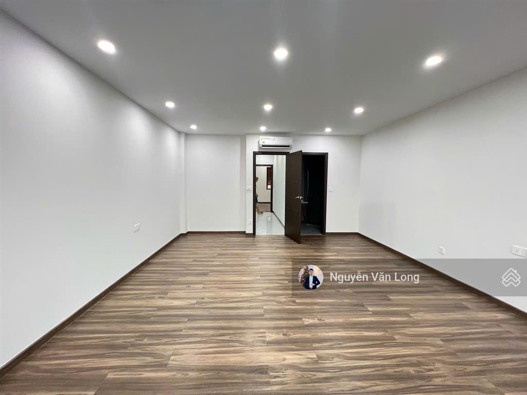 Nhà phố view hồ hoàn thiện cơ bản giá 35 triệu bao thuế (thương lượng khách thiện chí)