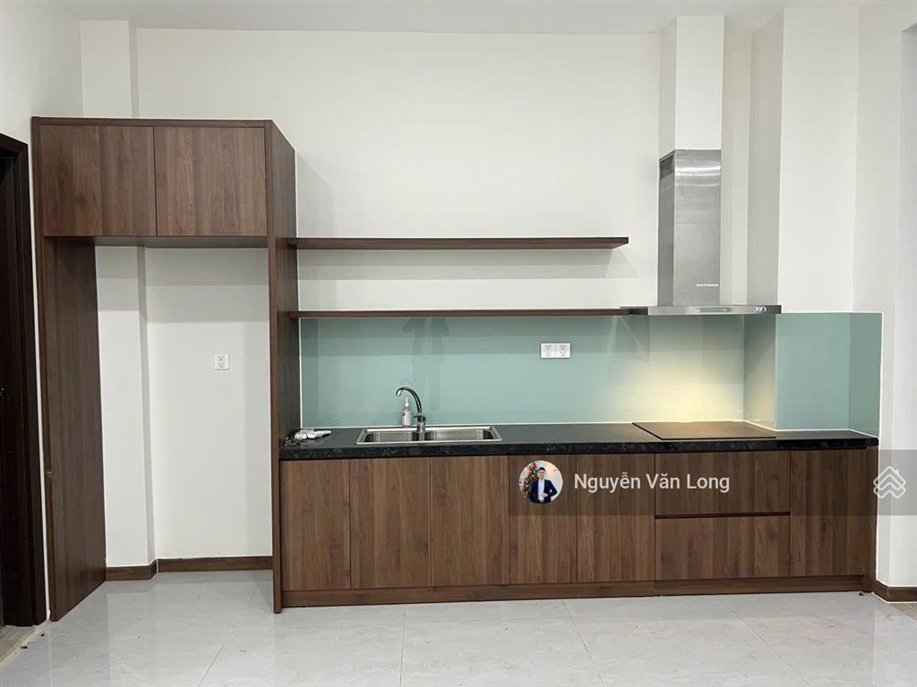 Nhà phố view hồ hoàn thiện cơ bản giá 35 triệu bao thuế (thương lượng khách thiện chí)