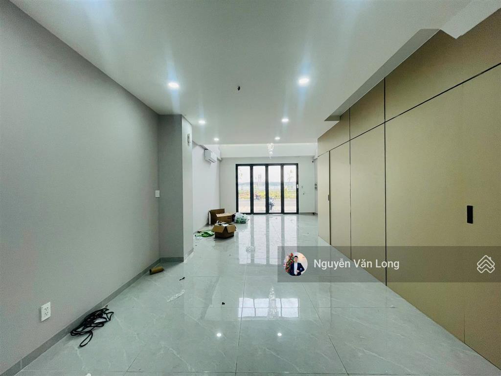 Chỉ 45tr căn shophouse mặt tiền đường song hành hoàn thiện có thang máy. nhà mới 100%
