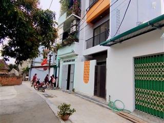 Nhà đẹp  mới tinh  45m2 3 tầng  3 phòng ngủ rất phù hợp với gia đình có 2 con