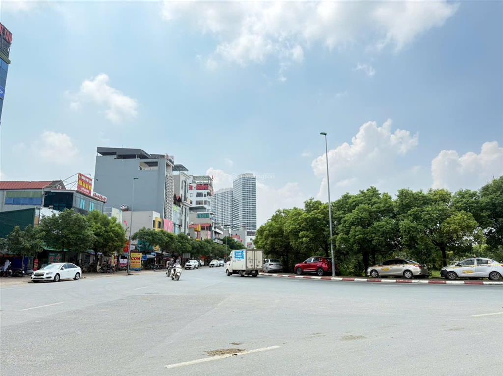 Nhà 3 tầng  vĩnh ngọc  ngõ thông oto vào tận cửa  dòng tiền hàng tháng  cạnh tp thông minh