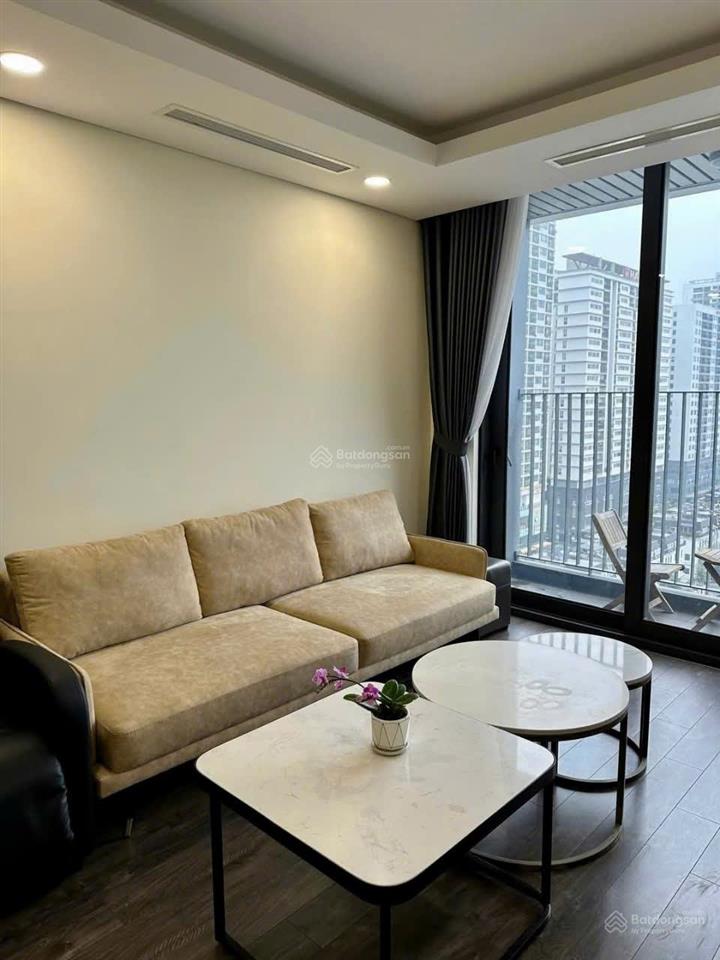 Chính chủ cho thuê chcc vinhomes nguyễn chí thanh căn hộ 86m2 tầng 20 bc hướng đông nam full nt đẹp