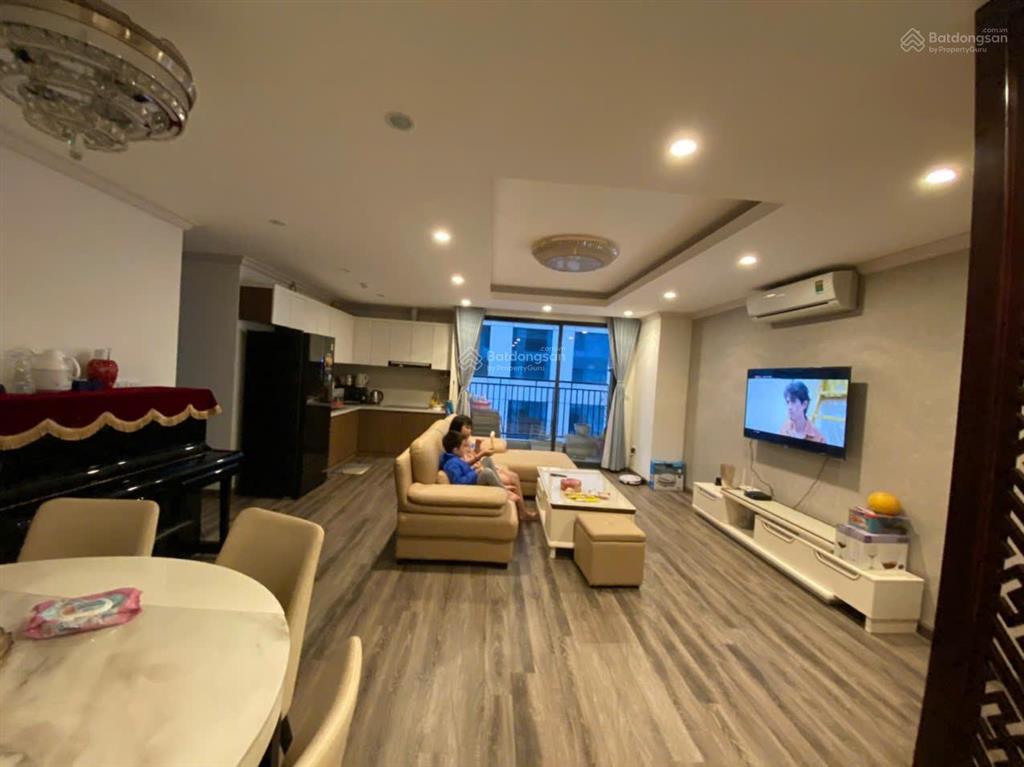 Cho thuê căn góc 2pn 98m² tầng 20  ban công đông nam view đsq nga full nt đẹp giá 18tr/th