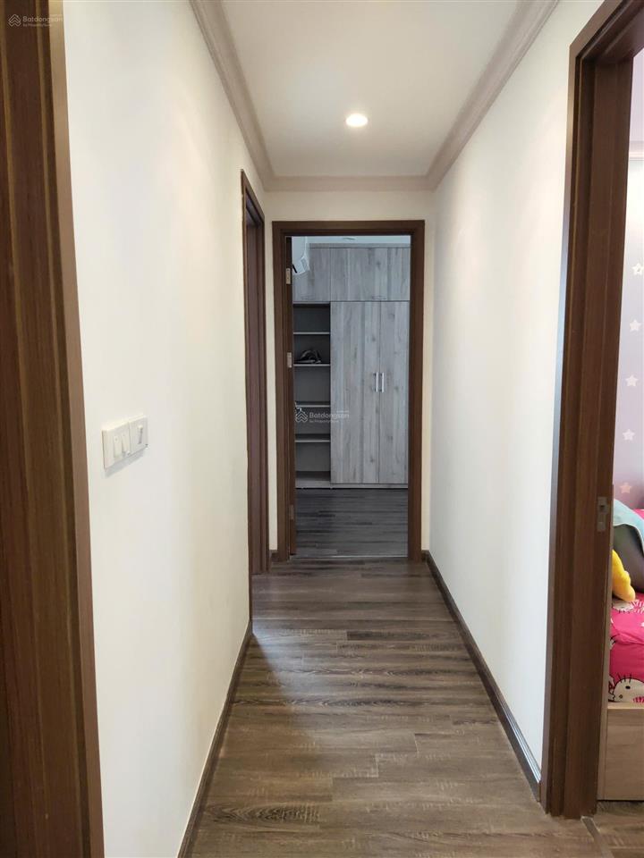 Chính chủ bán căn góc 110m2 thiết kế 3 phòng ngủ, bc đông nam view đsq nga.  0866 562 ***