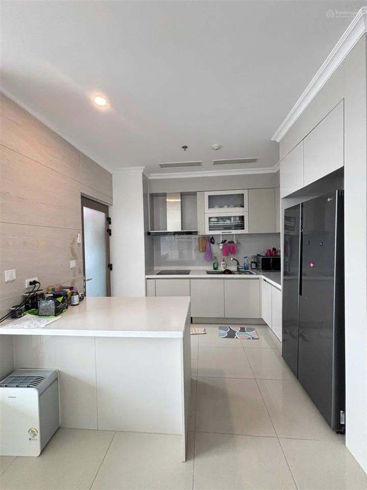 Cho thuê căn hộ 2pn 101m2 tầng 15 chung cư green diamond láng hạ, giá 18 triệu