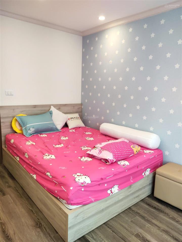 Cho thuê căn góc 2pn 98m² tầng 20  ban công đông nam view đsq nga full nt đẹp giá 18tr/th