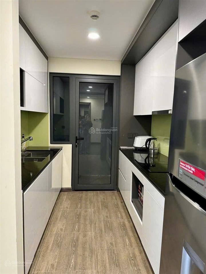 Chính chủ cho thuê chcc vinhomes nguyễn chí thanh căn hộ 86m2 tầng 20 bc hướng đông nam full nt đẹp