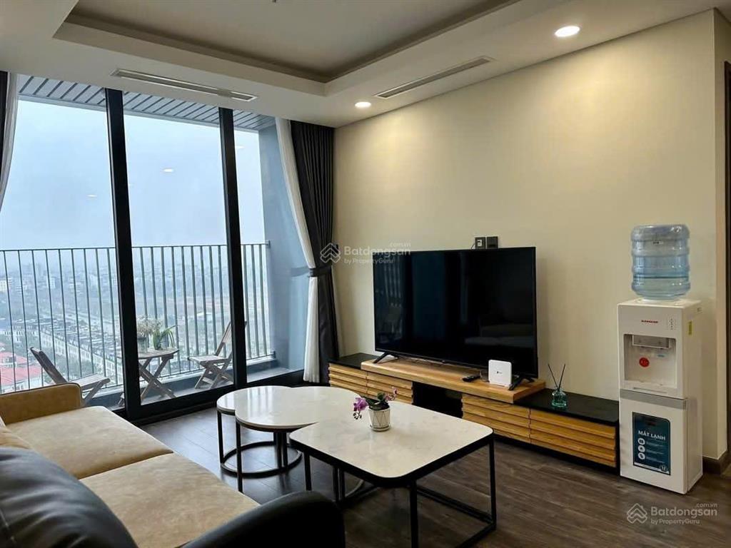 Chính chủ cho thuê chcc vinhomes nguyễn chí thanh căn hộ 86m2 tầng 20 bc hướng đông nam full nt đẹp