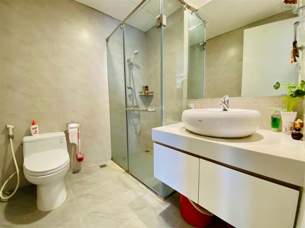 Cho thuê chcc hongkong tower căn góc tầng 12 tháp b 45m2. full nt đẹp. giá 14 tr/th.  0866 562 ***