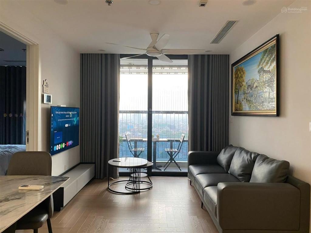 Cho thuê chcc hongkong tower căn góc tầng 12 tháp b 45m2. full nt đẹp. giá 14 tr/th.  0866 562 ***