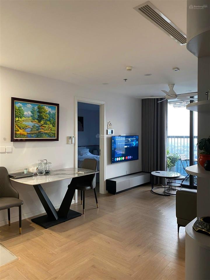 Cho thuê chcc hongkong tower căn góc tầng 12 tháp b 45m2. full nt đẹp. giá 14 tr/th.  0866 562 ***